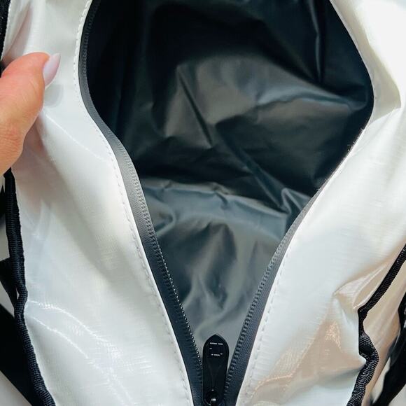 White UC Health Insulated Soft Cooler Tote Shoulder Bag Large - Picture 7 of 9